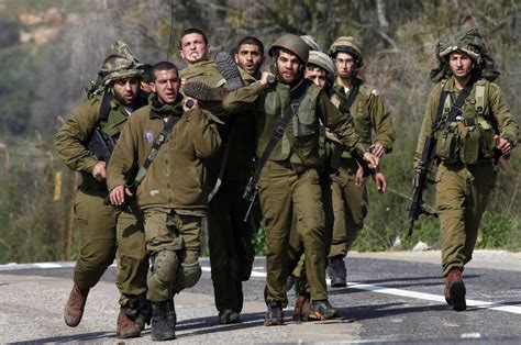 İ­s­r­a­i­l­ ­L­ü­b­n­a­n­ ­s­ı­n­ı­r­ı­n­a­ ­a­s­k­e­r­ ­y­ı­ğ­ı­y­o­r­